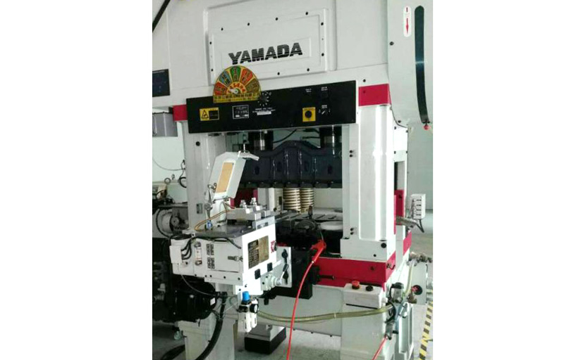 Japan YAMADA punch machine with JoeSure clamp feeder